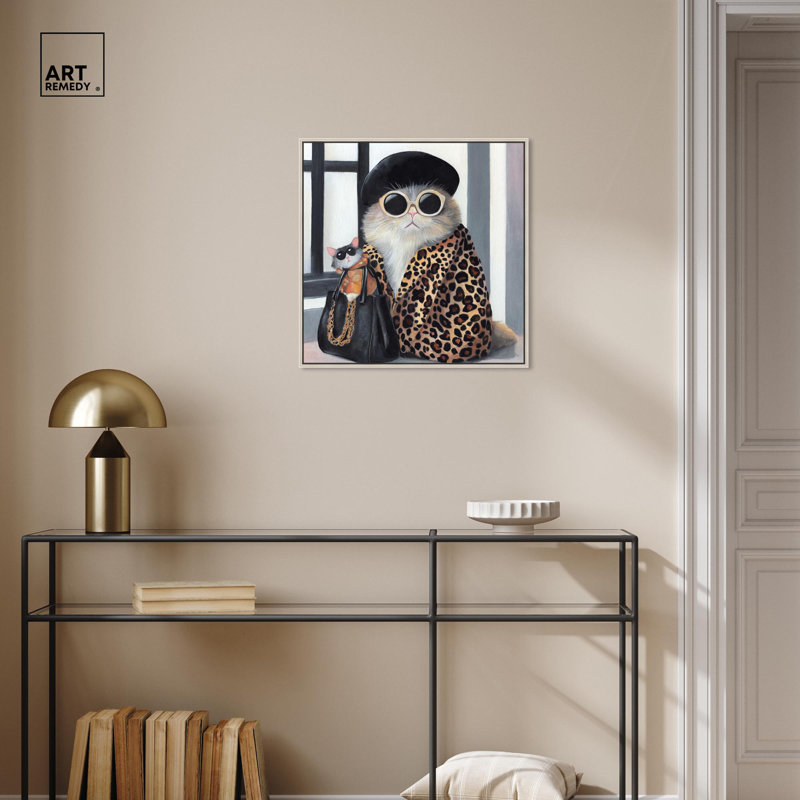 «Cat Couture Canvas» par Art Remedy, Encadrement argenté, H 21 po x l 21 po x P 2 po