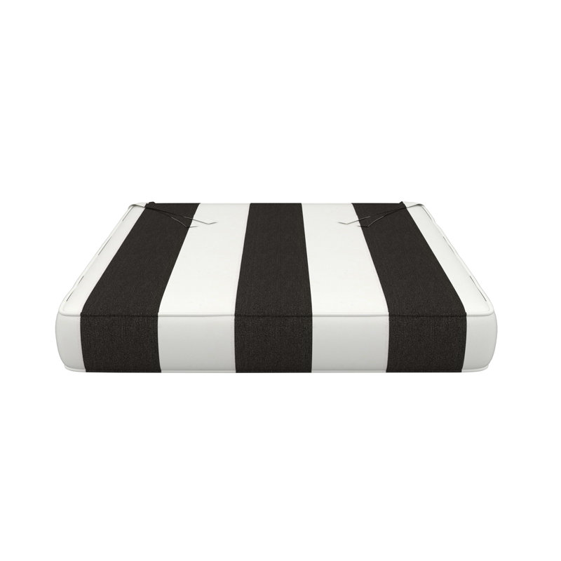 Coussin de chaise de salle à manger Sunbrella, L 16 po x P 16 po, Cabana classique à rayures noires Sunbrella®