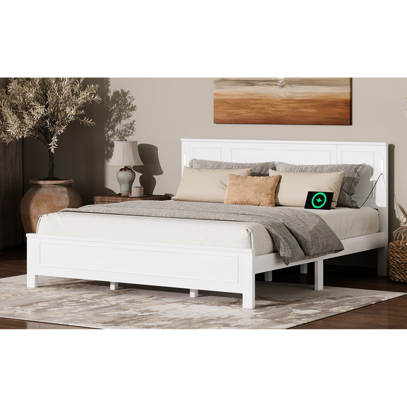 Très grand lit blanc avec charme, éclairage à DEL intégré, charge et 10 lattes solides pour une chambre confortable