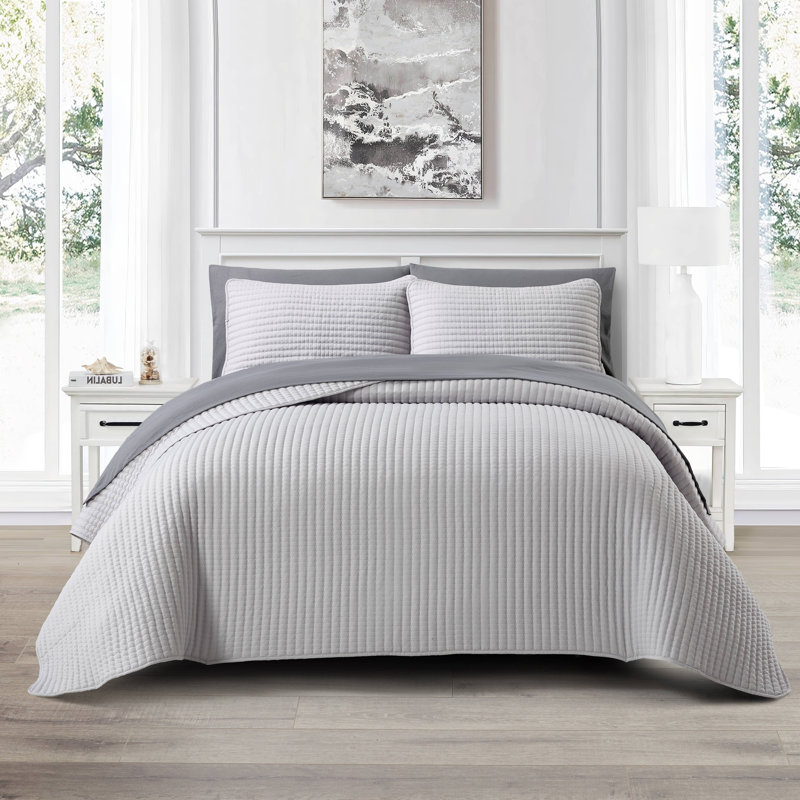 Aurelia Polyester Quilt Set, Queen Quilt + 6 Additional Pieces, Light Gray