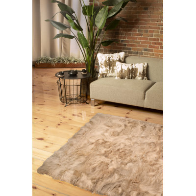 Tapis taupe antidérapant 5 pi x 8 pi