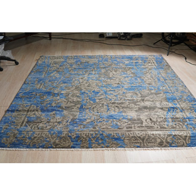 Tapis floral bleu en laine et en bambou noué à la main 8 pi x 10 pi