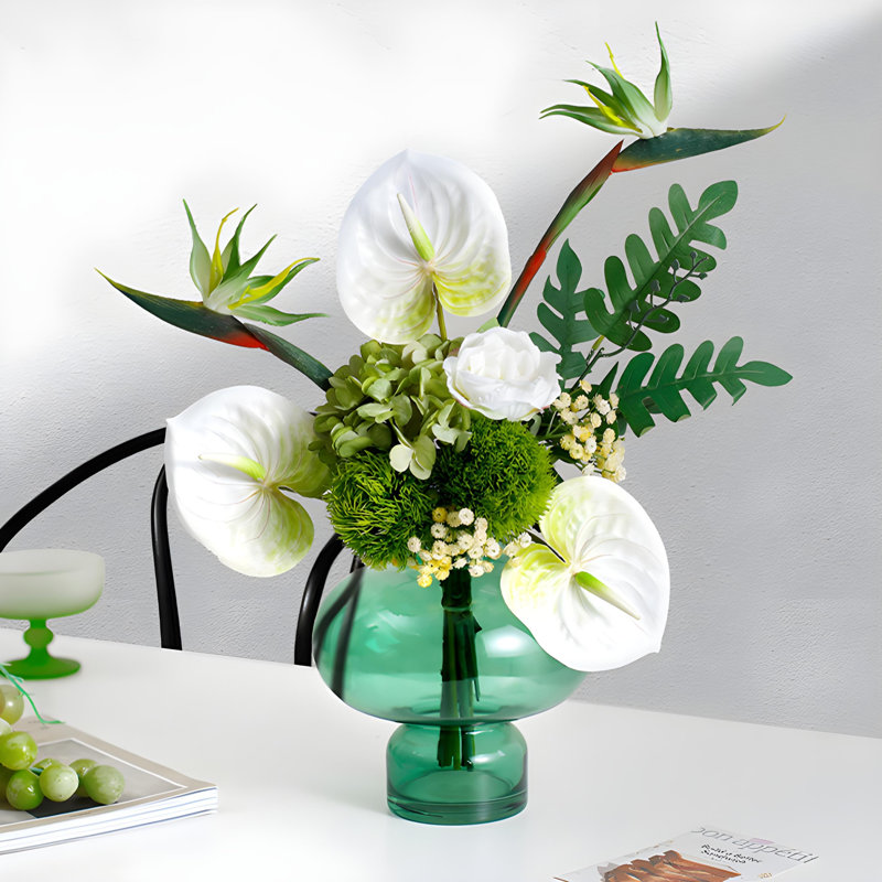 Ornements de fleurs simulées
