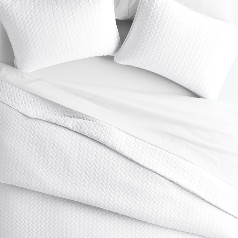 King White Quilted Microfiber Coverlet Set