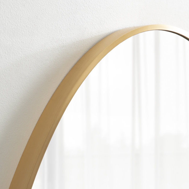 Miroir rond en métal Anacleta, 24 po x 36 po, Or