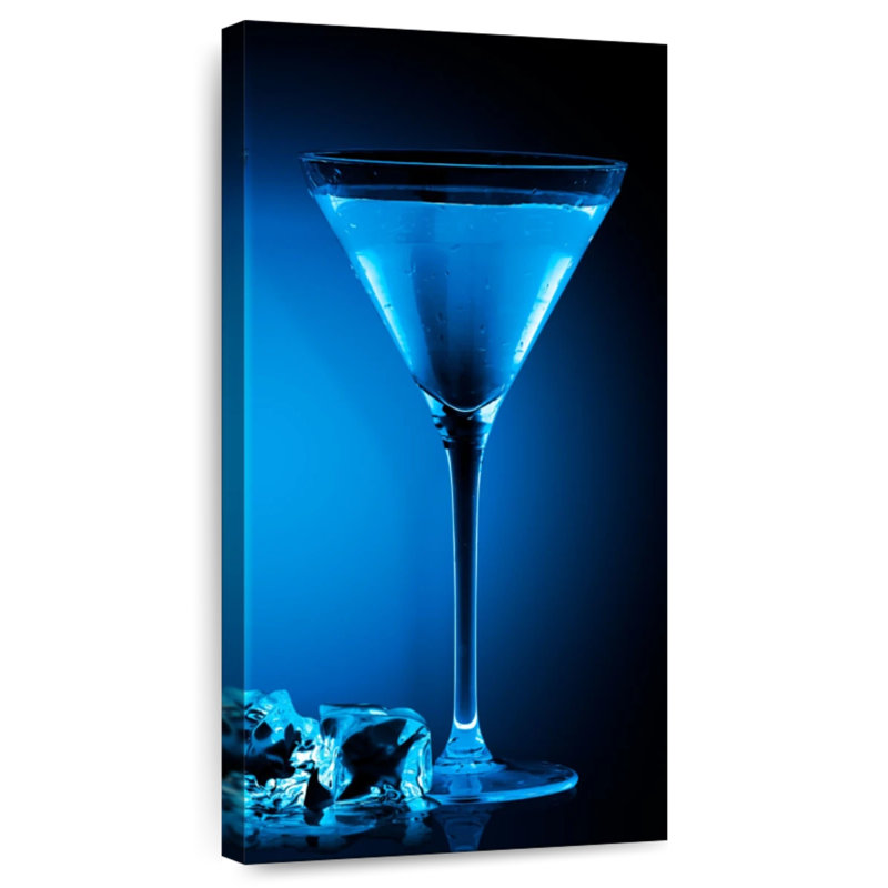 Élégant cocktail bleu, H 24 po x l 12 po