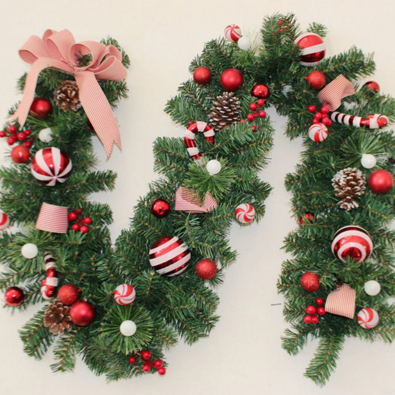 Guirlande de Noël de 6 pi avec boules décoratives, baies, pommes de pin et cannes de bonbon, décor rouge blanc pour manteau de cheminée, escalier, arbre de Noël, décoration de fête