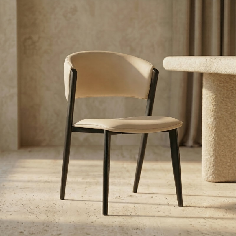Chaise de salle à manger en cuir avec dossier incurvé à dossier en cascade et pieds en fer thermolaqué Collection Cedarburg