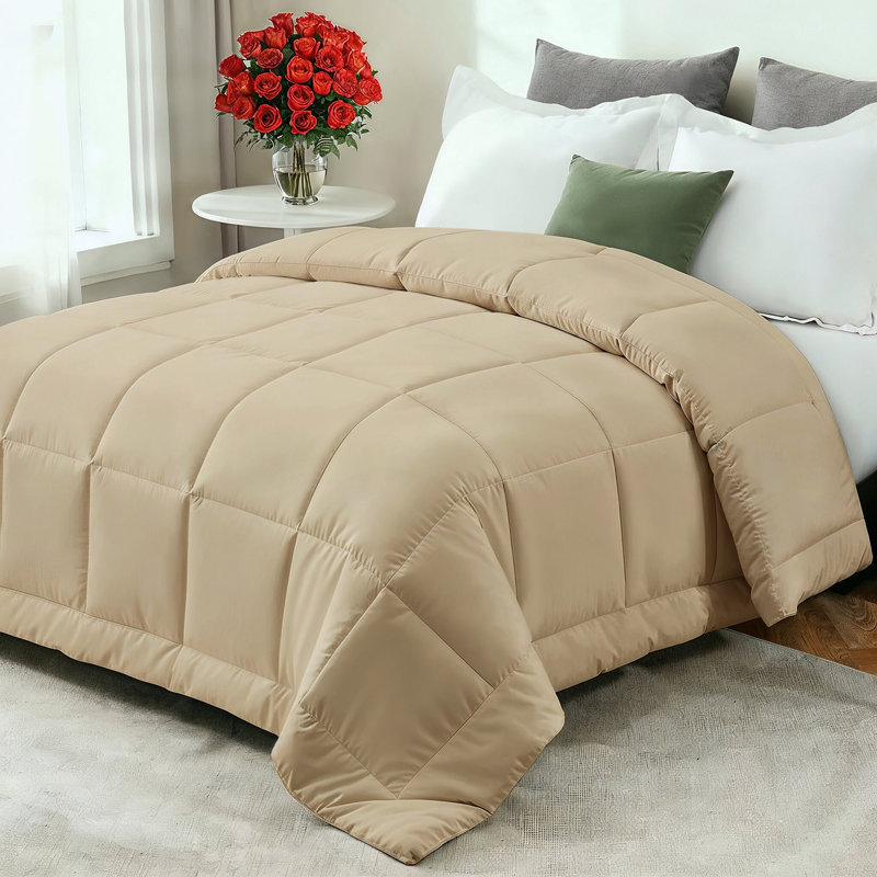 Goose Down Alternative Comforter – All Season, Warm & Lightweight, Ultra Soft Fluffy Duvet Insert, Full, Beige