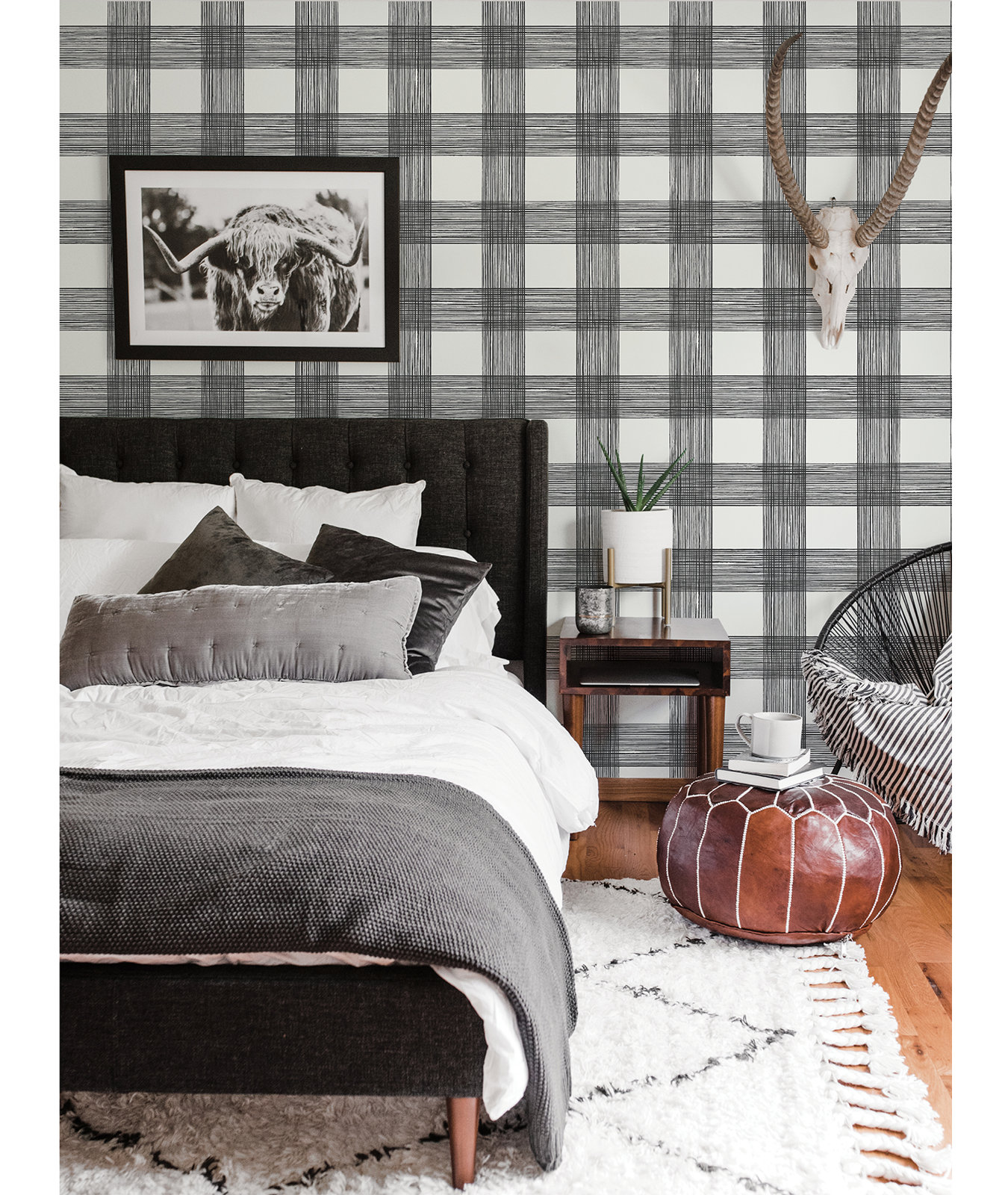 Loy Modern Plaid Wallpaper, Black
