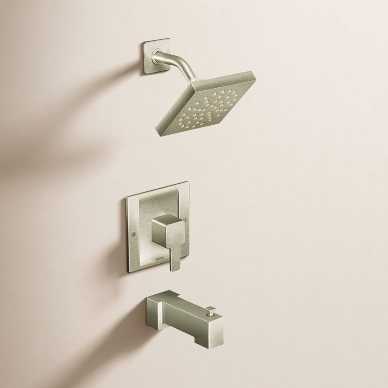 Robinet de baignoire et douche 90 degrés avec Posi-Temp, Nickel brossé