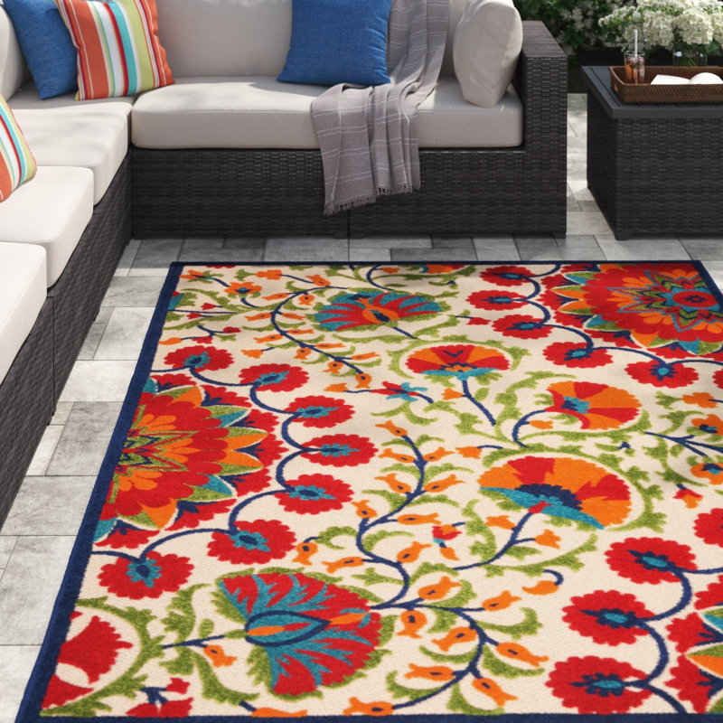 Tapis ivoire, rouge et vert < motif floral pour l'intérieur et l'extérieur Eaglin, Rectangle 9' x 12'