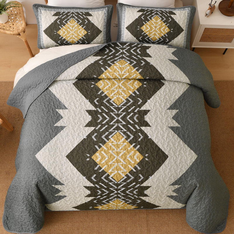 3-Piece Boho Aztec Western Quilt Set Textured Bedspread Coverlet with Pillowcases for All Seasons, Gray/Brown