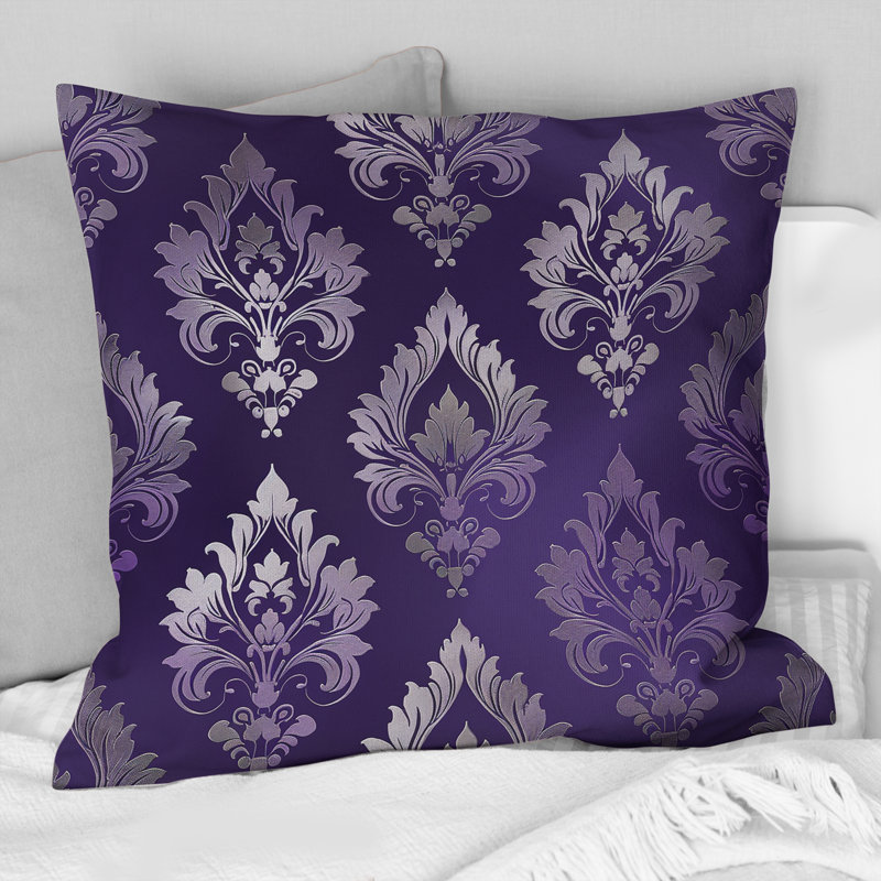 Coussin décoratif mauve à motif damas argenté II, H 18 po x l 18 po