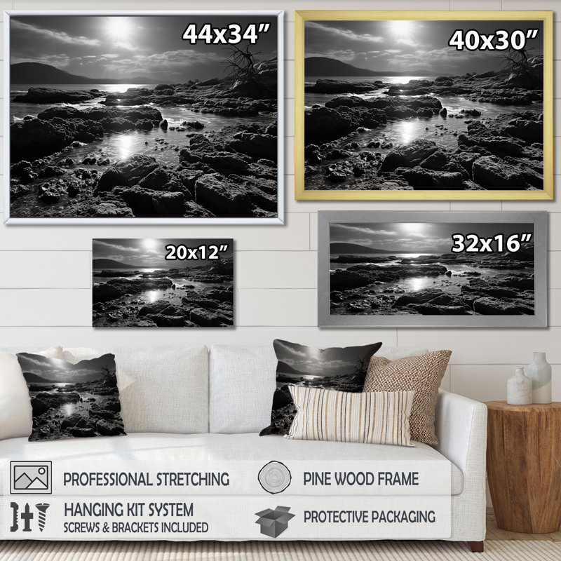 Plage rocheuse noire et blanche sur toile, H 30 po x l 40 po x P 1,5 po, Cadre flottant noir