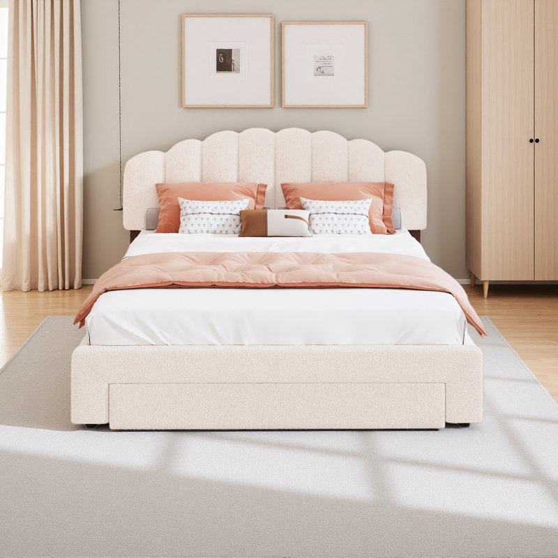 Grand lit plateforme tapissier Teddy