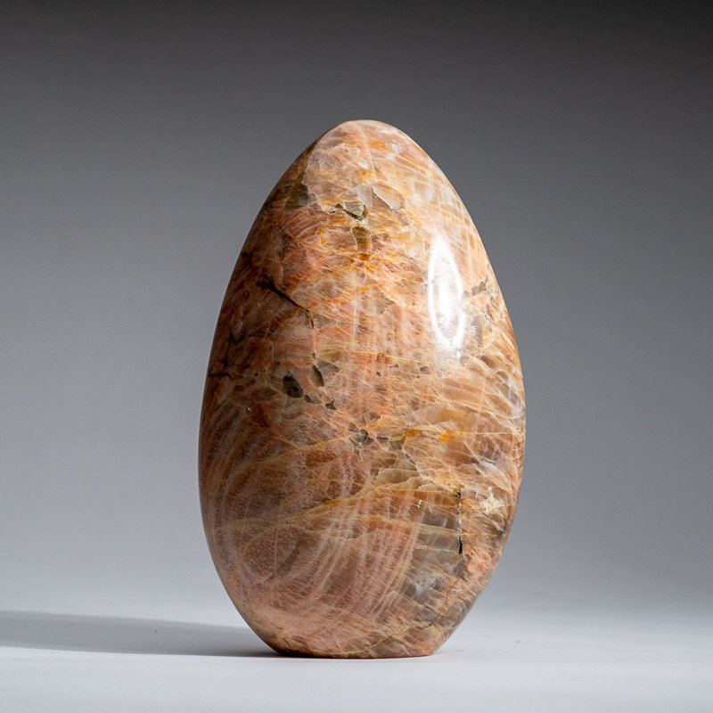 Véritable pierre de lune pêche polie de Madagascar (3,7 lb), 7" H x 4.5" W x 3" D