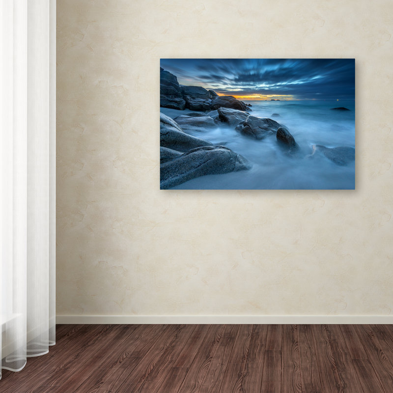 «Blue Hour for a Blue Ocean» par Jendras, reproduction de photo sur toile tendue, H 30 po x l 47 po x P 2 po