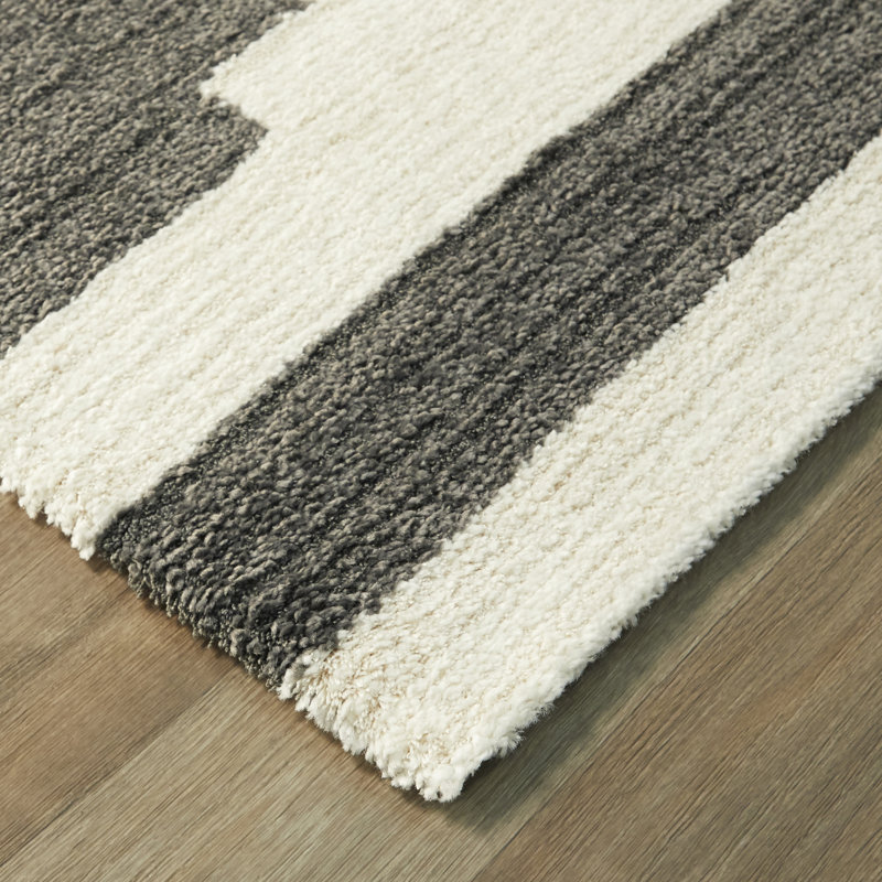 Charvi Geometric Indoor Rug, Rectangle 5'3" x 7'
