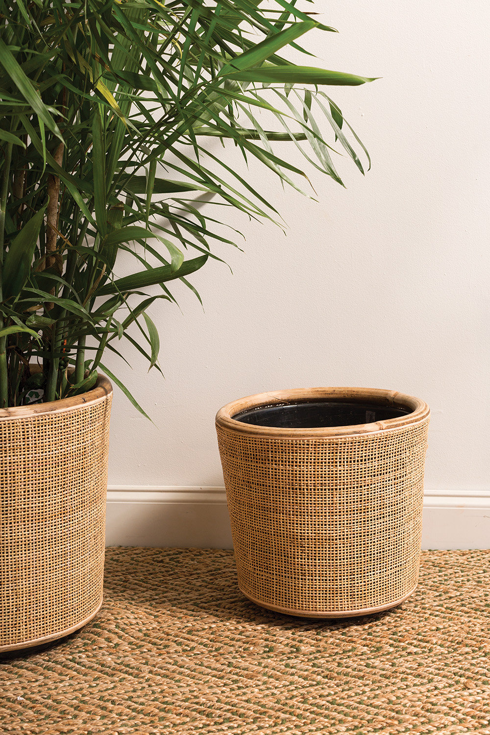 17" Cachepot, 13.75" H x 14.75" W x 14.75" D