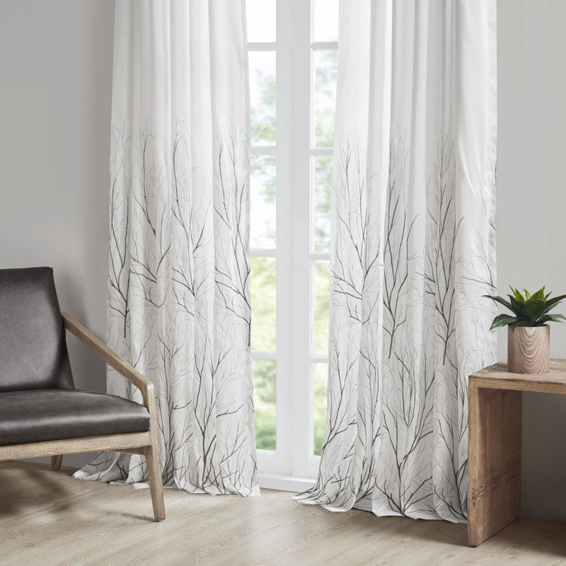Panneau de rideau simple à motif de branche brodée avec passe-tringle Andora, l 50 po x L 95 po, Blanc