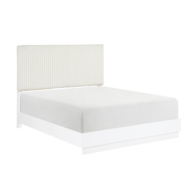Luxueux perle au fini blanc très grand lit californien avec tête de lit tapissier et mobilier de chambre à coucher glamour 1pc