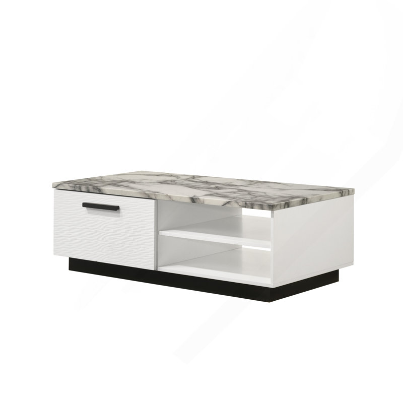 Table basse Matilda blanche de 47 po avec plateau en faux marbre blanc.