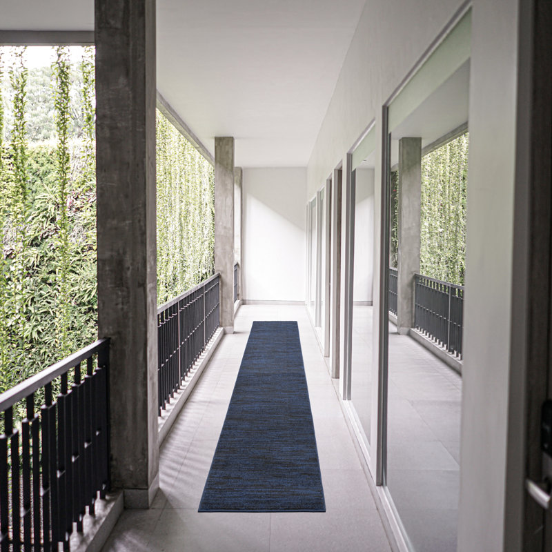 Tapis bleu nuit Nourison Essentials, Tapis de couloir 2 pi 2 po x 14 pi