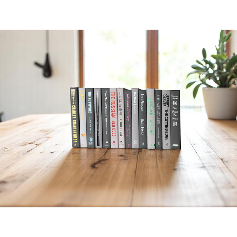 Livres décoratifs Chiaroscuro (au pied)