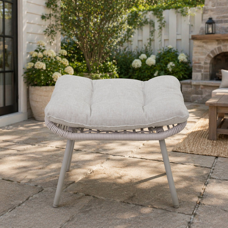 Ensemble de patio en corde tissée blanc cassé 3 pièces, fauteuil de lecture confortable avec repose-pieds et petite table, salon ergonomique pour la détente en plein air