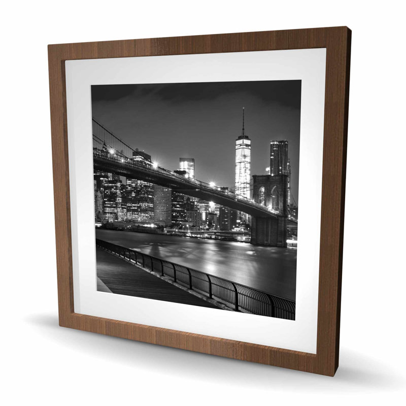 City Under the Night - Black & White Man Cave, reproduction encadrée