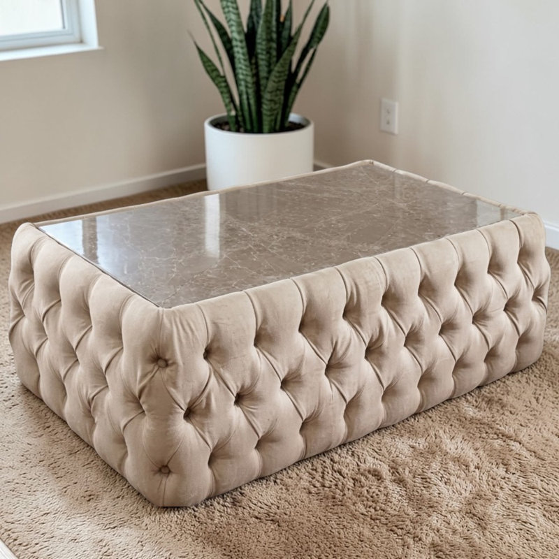 Chichay Table basse beige rectangulaire en faux marbre avec capitonnage à boutons