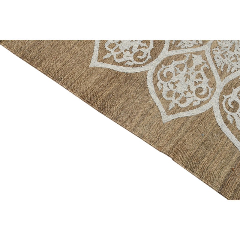 Tapis brun clair 7,7 po