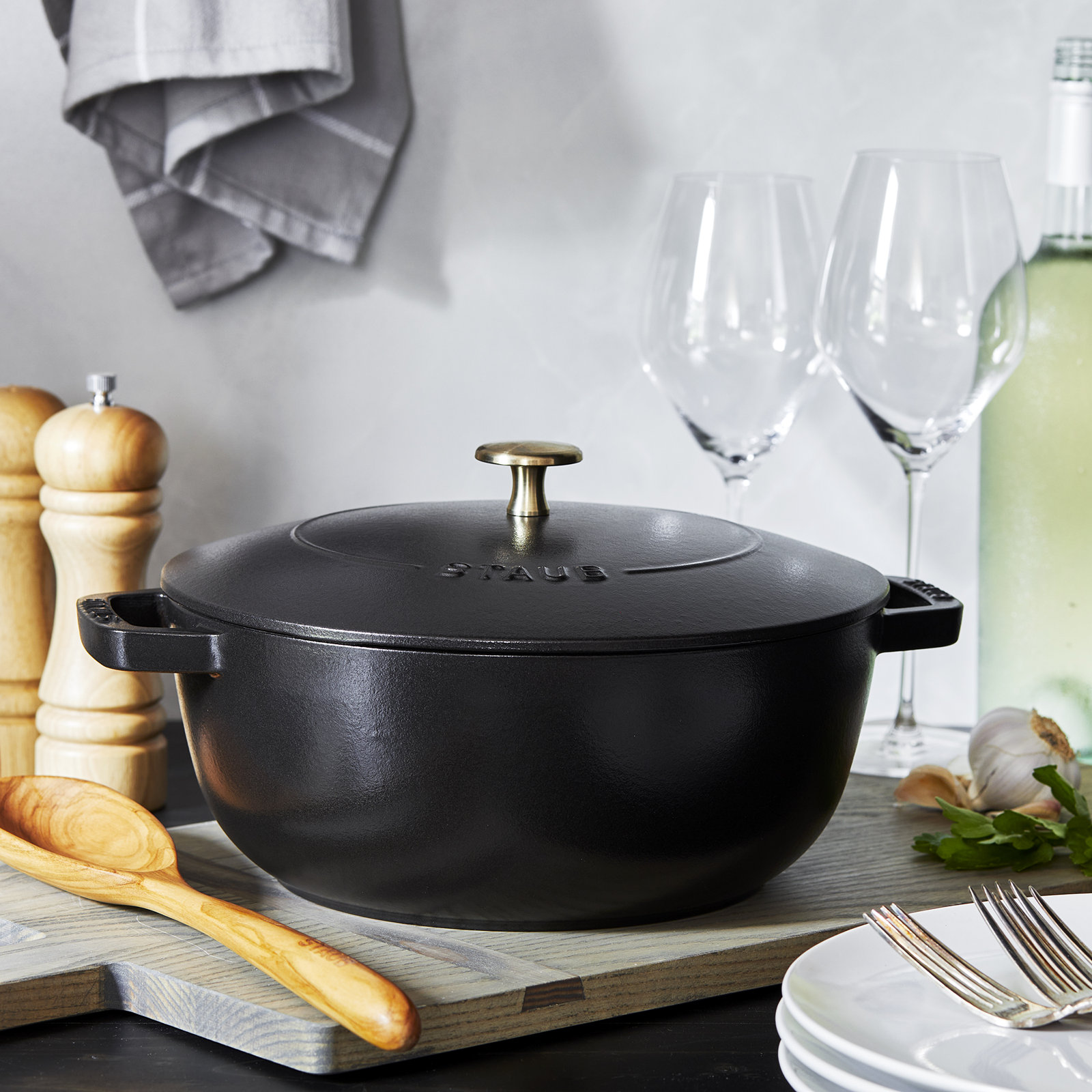 Staub Cast Iron 3.75-Quart Essential French Oven, Serves 3-4 Hand Crafted In France, Black Matte