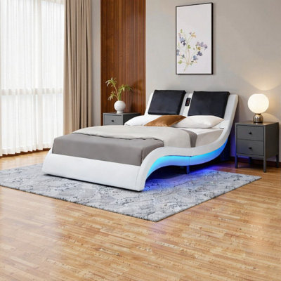 Très grande base de lit tapissier en similicuir avec haut-parleurs Bluetooth, éclairage DEL et massage par vibration