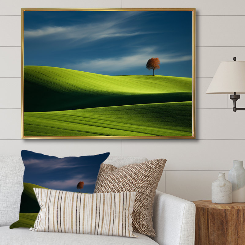 «Green Monicol Meadow», photo I sur toile, H 30 po x l 40 po x P 1,5 po, Cadre flottant doré