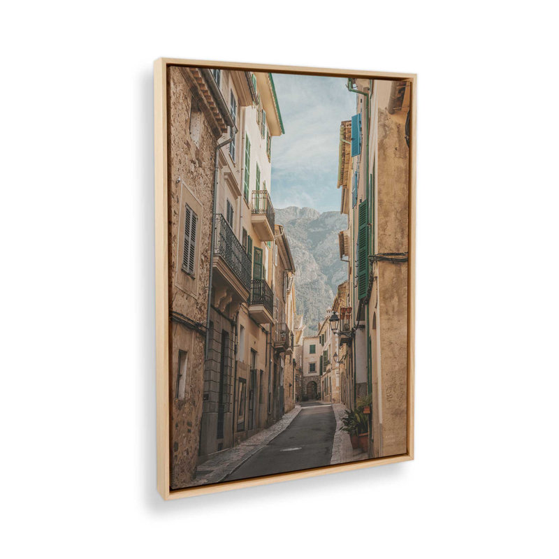 Impression sur toile Mountain Village Passage, Cadre américain en érable flottant, H 12,75 po x l 8,75 po x P 1,75 po