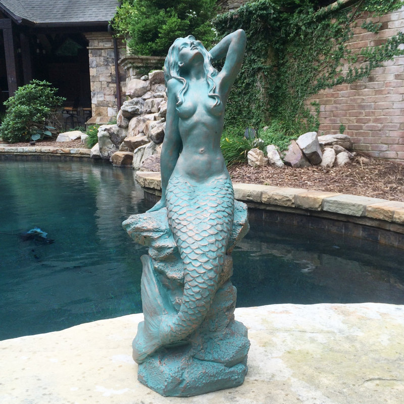 Statue de sirène sur la côte, H 28 po x l 12,5 po x P 13,5 po, Bronze patiné