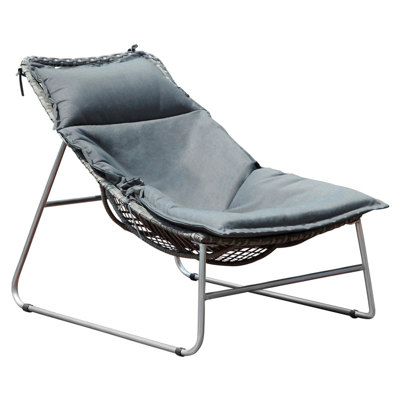 Chaise de patio avec coussins et repose-pieds Cecilia
