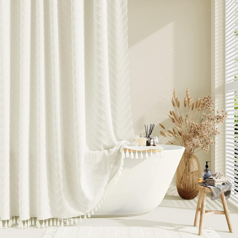 Rideau de douche Boho Farmhouse avec rayures à chevrons touffetés - Ensemble de rideau de salle de bain en tissu texturé hydrofuge avec crochets - Design minimaliste à volants pour un décor moderne
