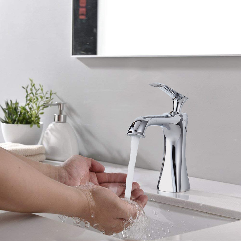 Yearby Single-handle Bathroom Faucet, Chrome