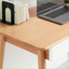 Table basse 47 po en hêtre massif pour le salon, compact et peu encombrant Résistant aux taches