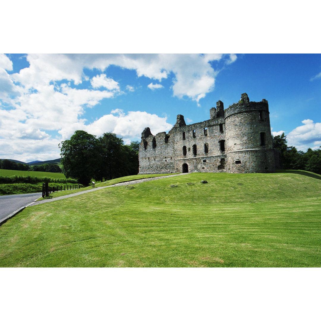 Balvenie Castle von Gundula.grueterich - Kunstdrucke auf Leinwand