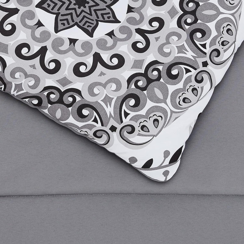 Polyester Standard Geometric Shapes Comforter