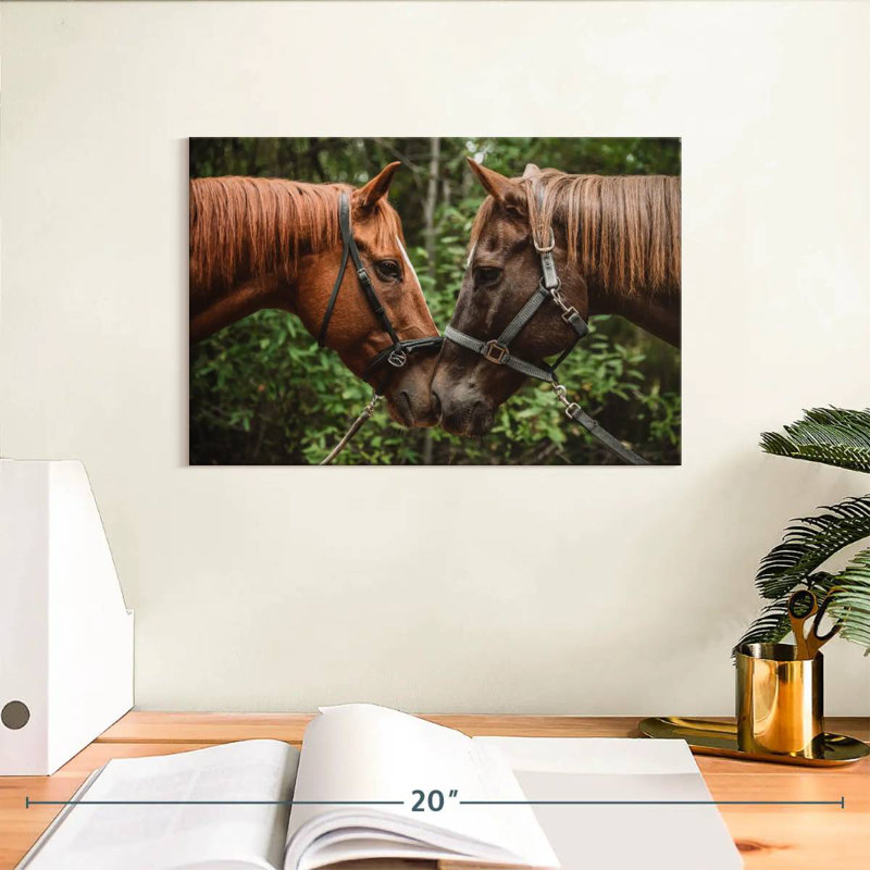 Brampt Horse Smooch, 8" H x 12" W