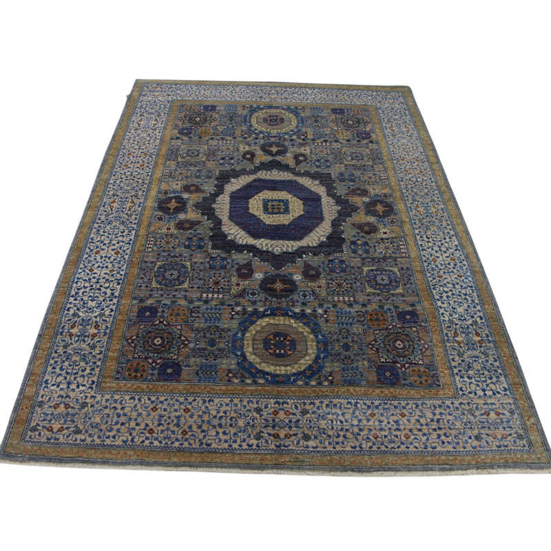 Hand Knotted Wool Area Rug in Silver And White
