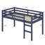 Lit mezzanine en bois avec échelle-659184528