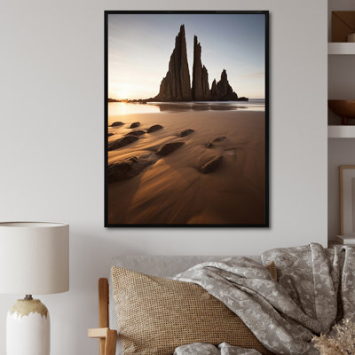 «Tall Rocks Sculpted By The Time Sunset Beach I», reproduction d'art sur toile