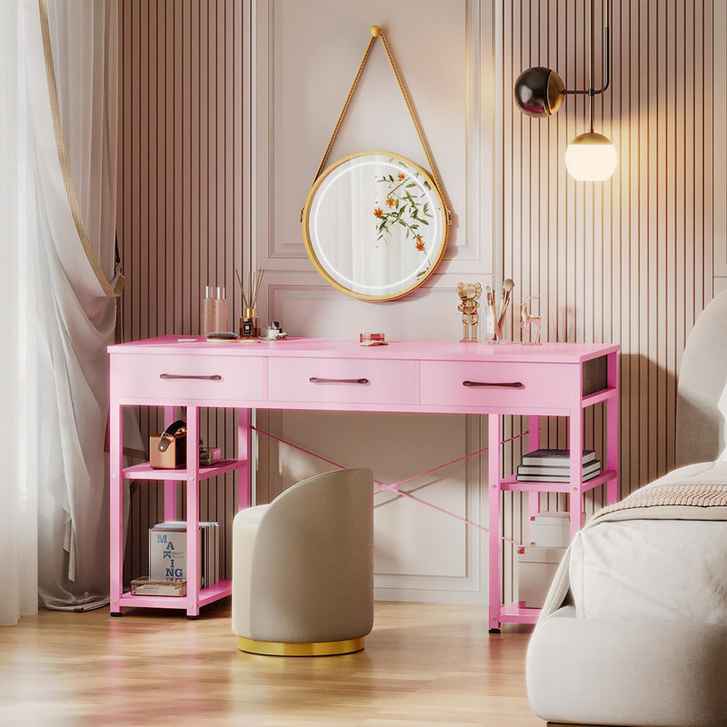 Petit bureau d'ordinateur