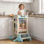 Marchepied de cuisine 6 en 1 pour tout-petits, tour d'apprentissage Montessori pliable avec tableau noir, boulier, horloge, marches amovibles, hauteur réglable, cadeau idéal pour les enfants de 3 à 6 ans (garçons et filles), bleu